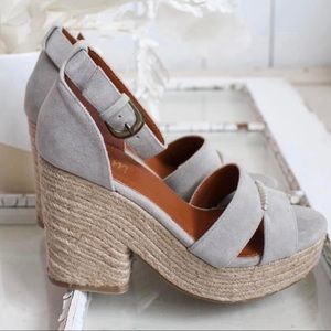 Boutique wedges Women’s size 9 worn once for about a hour excellent condition